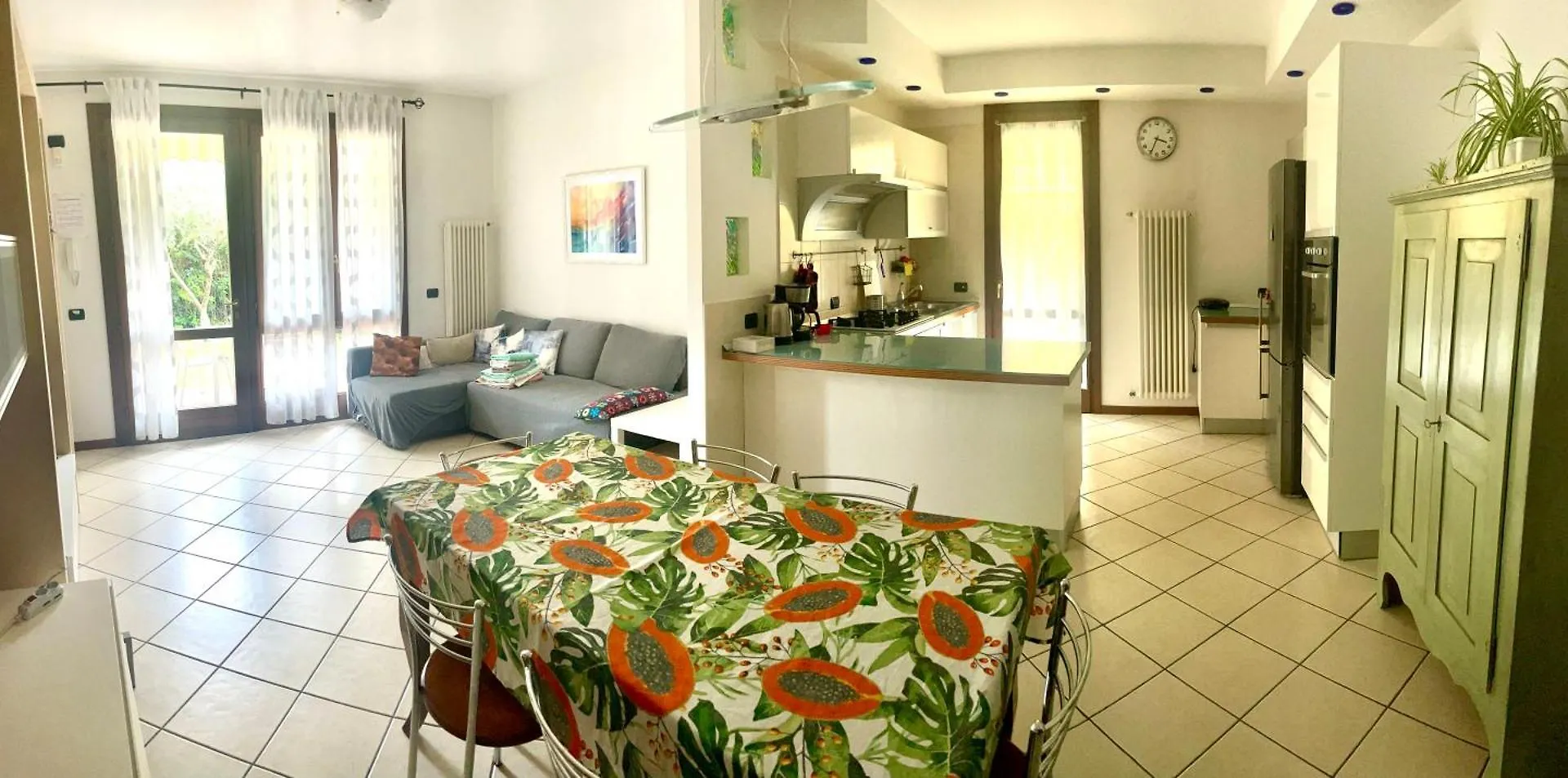 Villa Con Ampio Giardino Esterno E Piscina Condominiale Garda  0*, Garda (Verona)